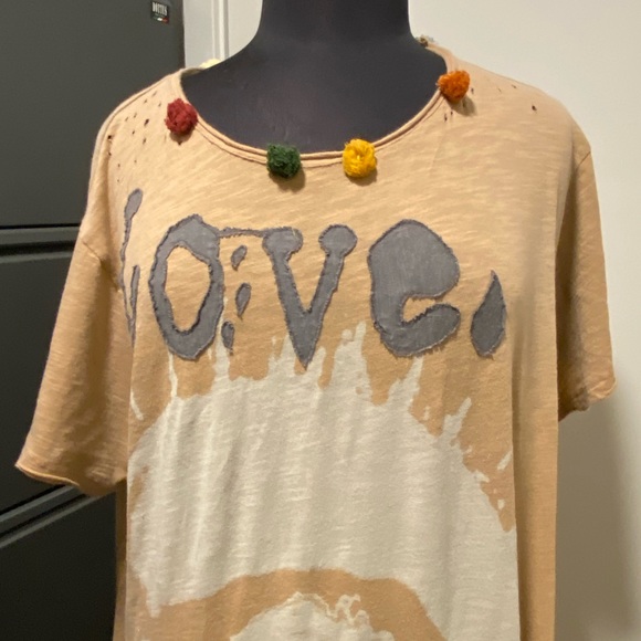 Magnolia Pearl Beige and Red Graphic Maxi Dress Weekend Special 🥳 - Picture 2 of 7